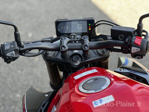 HONDA CB500 Motorrad Vermietung Frankreich