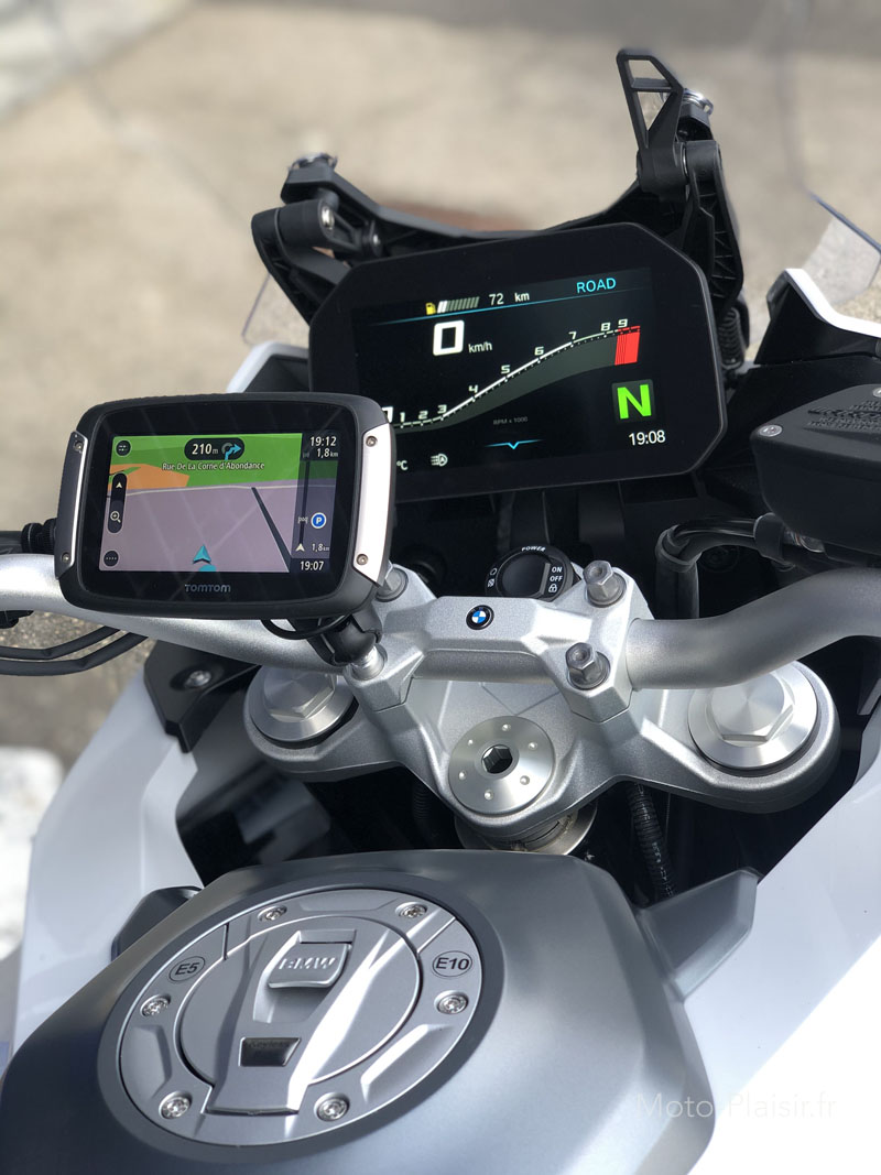 BMW F900XR Motorrad Vermietung Frankreich