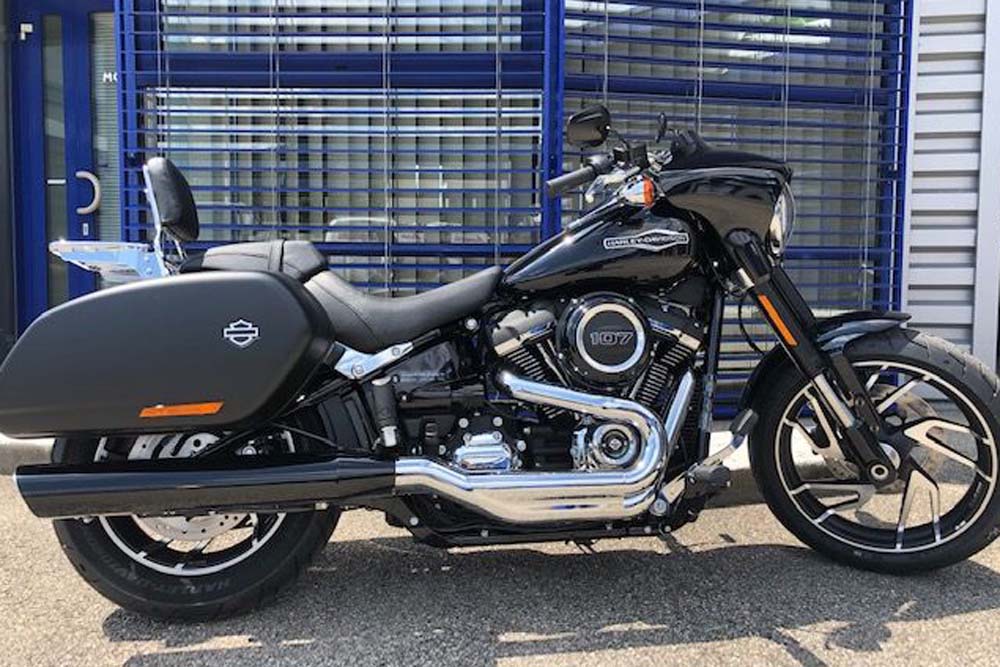 Harley Davidson Sport Glide Motorrad Vermietung Frankreich