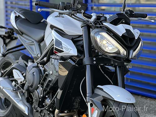 TRIUMPH Street Triple R Motorrad Vermietung Frankreich