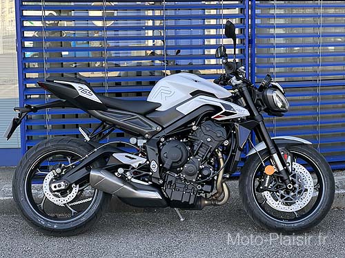 TRIUMPH Street Triple R Motorrad Vermietung Frankreich